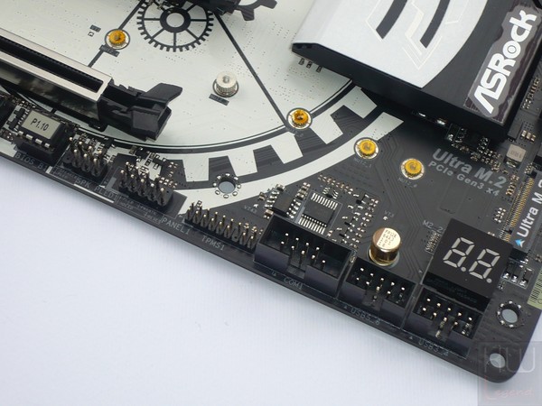 046-asrock-x99-taichi-foto-scheda-connettori-supplementari-debug-display
