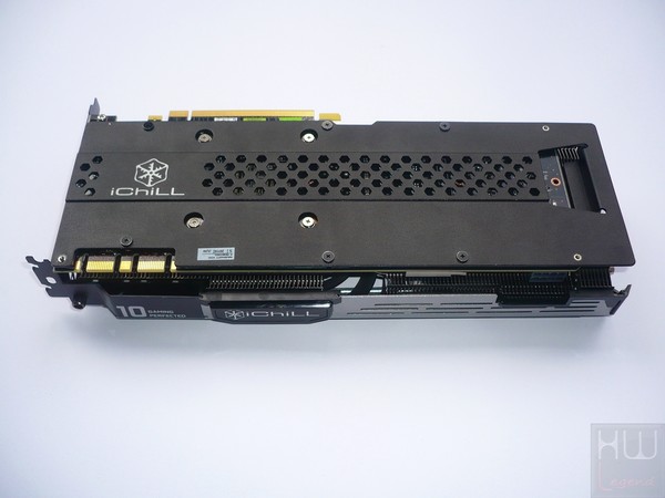 073-inno3d-gtx1070-ichill-foto-scheda-retro-varie