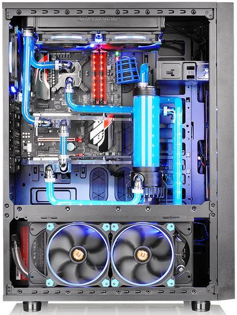 Thermaltake_Core_X71_Tempered_Glass_Edition_-_2