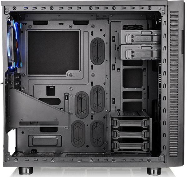Thermaltake_Suppressor_F31_Tempered_Glass_Edition_-_1