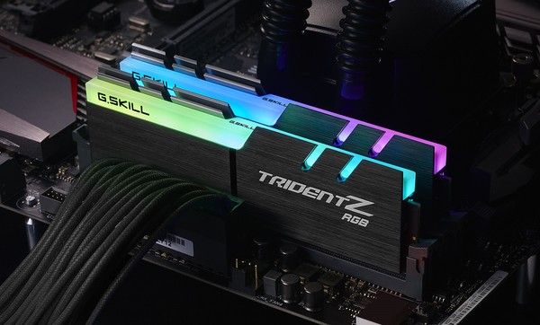 G.Skill_TridentZ_RGB_-_3