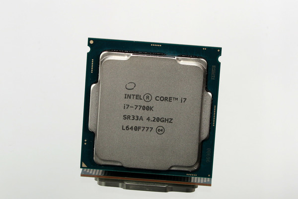 Intel_Core_i7-7700K_-_7_GHz