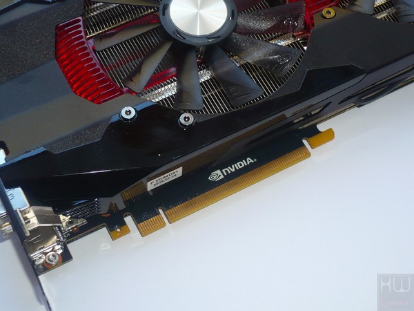 064-inno3d-gtx1060-foto-scheda-pettine-pcie3