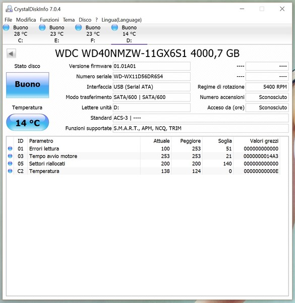 Western_Digital_My_Passport_-_Crystal_Disk_Info_e_Capacit_del_disco