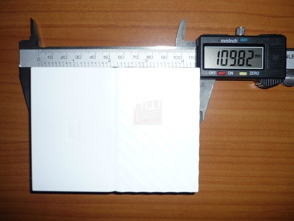 Western_Digital_My_Passport_-_Uno_sguardo_da_vicino_-_11