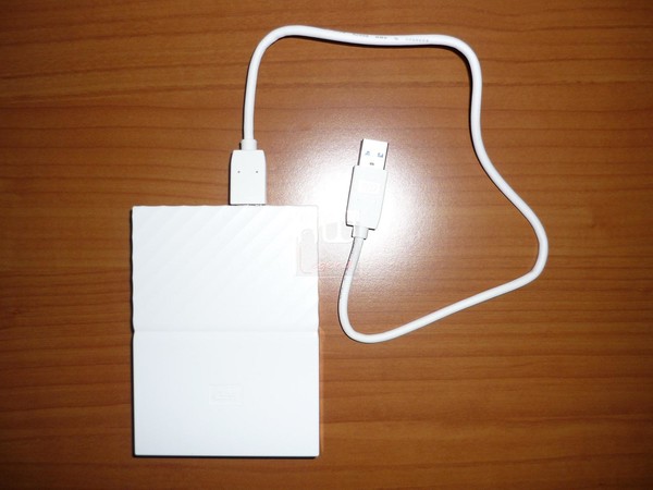 Western_Digital_My_Passport_-_Uno_sguardo_da_vicino_-_18