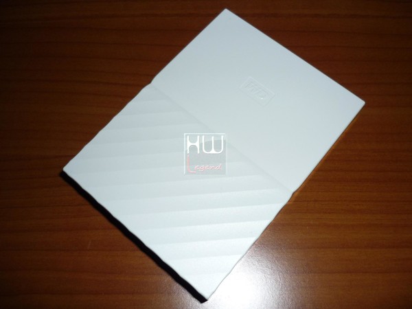 Western_Digital_My_Passport_-_Uno_sguardo_da_vicino_-_3