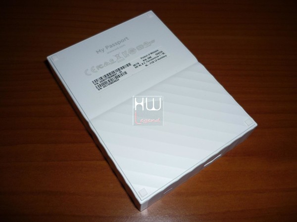 Western_Digital_My_Passport_-_Uno_sguardo_da_vicino_-_5