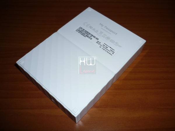 Western_Digital_My_Passport_-_Uno_sguardo_da_vicino_-_7