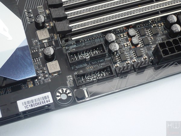 038-gigabyte-z270x-gaming7-foto-scheda-particolare-header-usb3