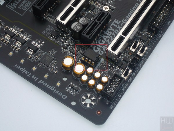 054-gigabyte-z270x-gaming7-foto-scheda-particolare-comparto-audio-creative-op-amp-rimuovibile