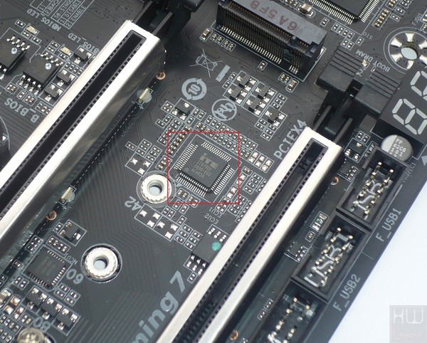056-gigabyte-z270x-gaming7-foto-scheda-particolare-chip-hwmonitor