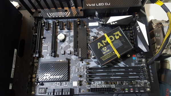CPU_AMD_Ryzen_raffreddata_ad_azoto_liquido_-_1