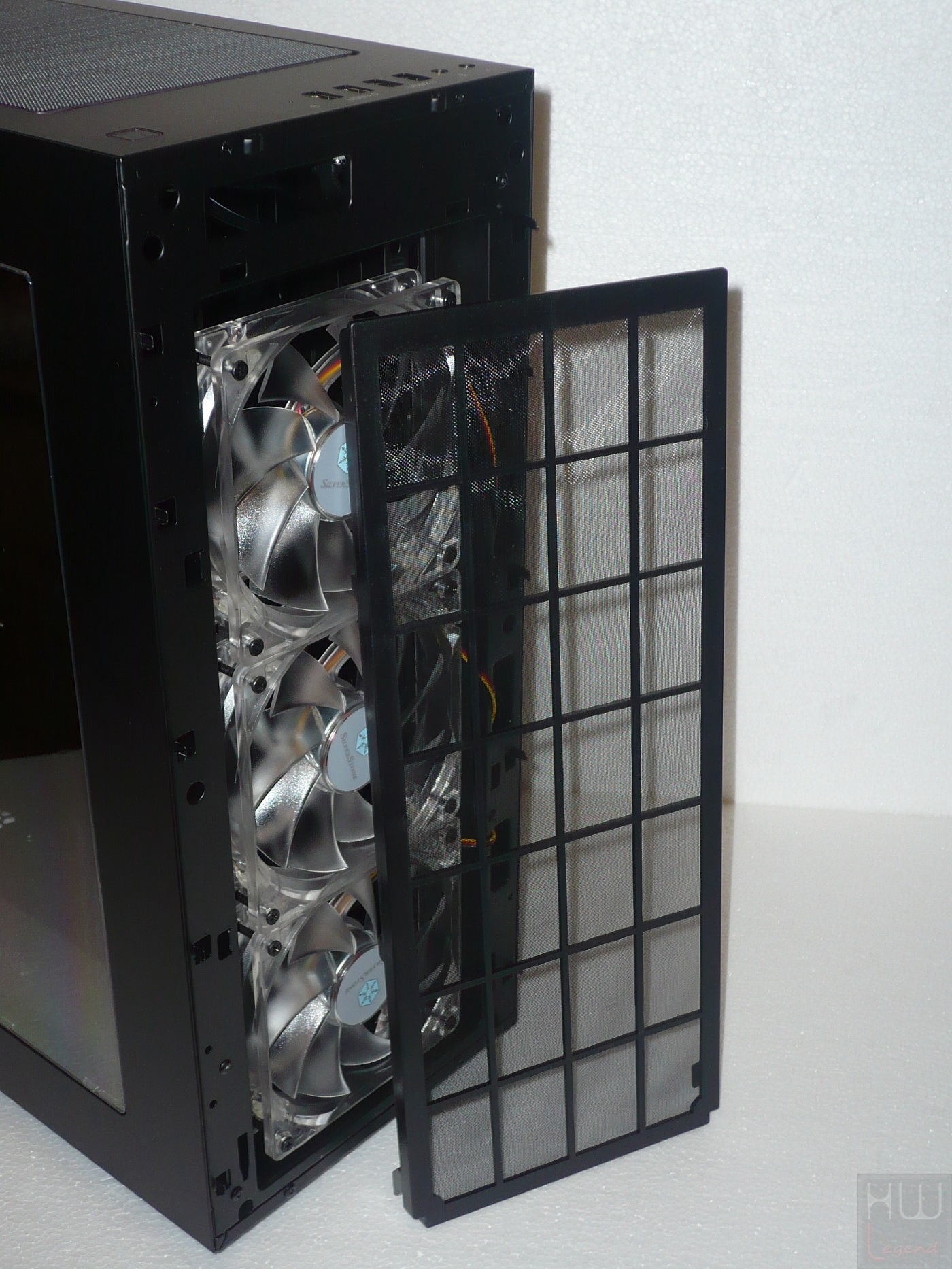 042-silverstone-redline-foto-case-retro-dettaglio-pannello-anteriore-filtro-antipolvere