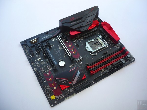 029-asrock-fatal1ty-h270-performance-foto-scheda-fronte