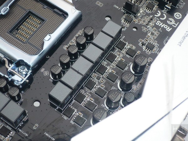 031-D-asrock-z270-killer-sli-layout-scheda-zona-socket-particolare-circuiteria-mosfet