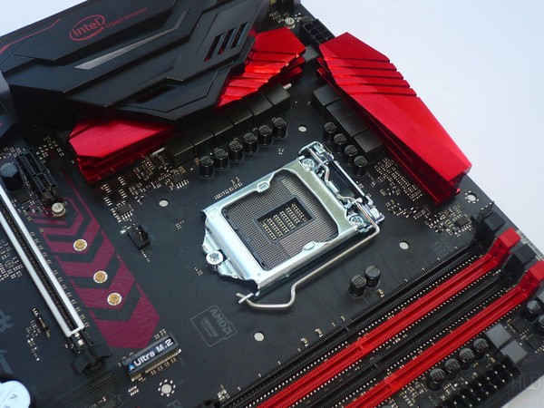 031-asrock-fatal1ty-h270-performance-foto-scheda-zona-socket