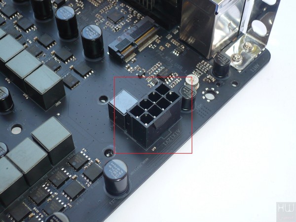036-asrock-fatal1ty-h270-performance-foto-scheda-particolare-connettore-8pin-eps