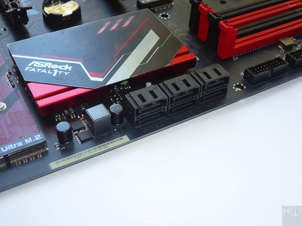 041-asrock-fatal1ty-h270-performance-foto-scheda-porte-sata