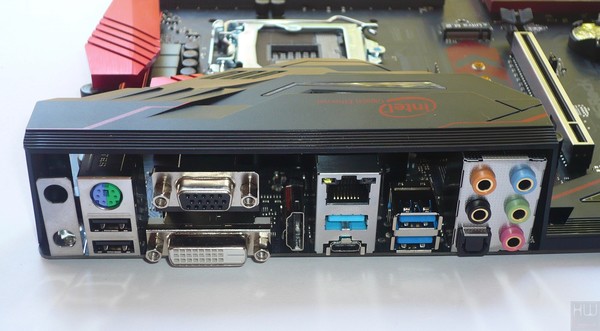 050-asrock-fatal1ty-h270-performance-foto-scheda-pannello-posteriore-IO