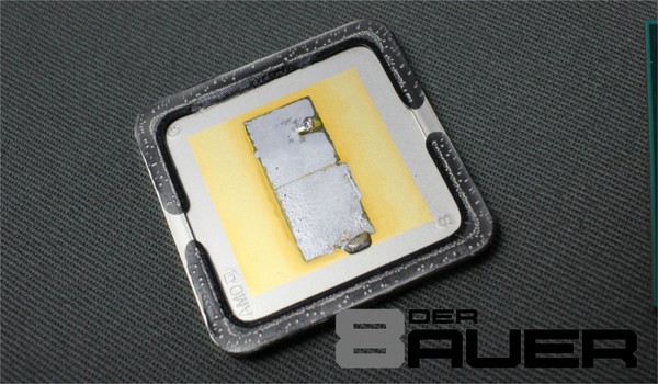 AMD_Ryzen_7_1700_scoperchiata_-_1