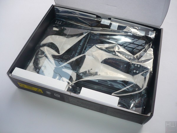 019-asus-x370-pro-prime-foto-confezione-interno
