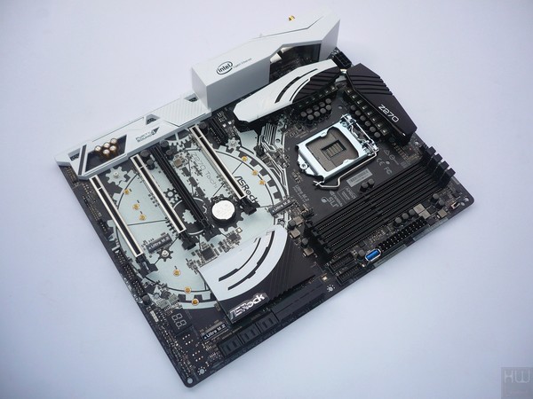 028-asrock-z270-taichi-foto-scheda-fronte