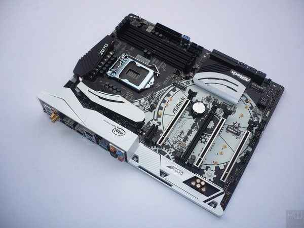 029-asrock-z270-taichi-foto-scheda-fronte