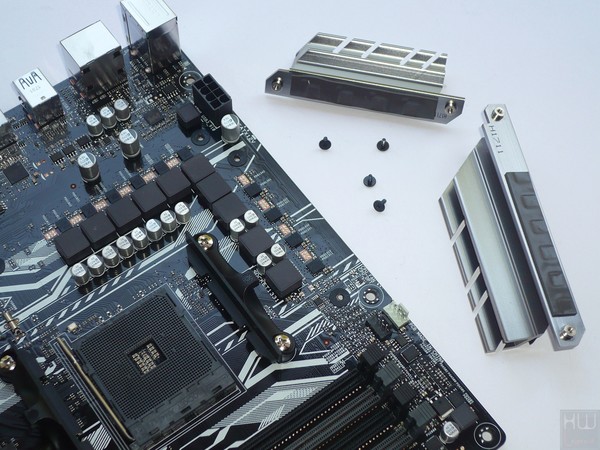 031-asus-x370-pro-prime-foto-scheda-zona-socket-particolare-circuiteria