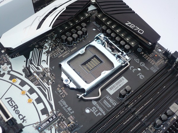 032-asrock-z270-taichi-foto-scheda-zona-socket