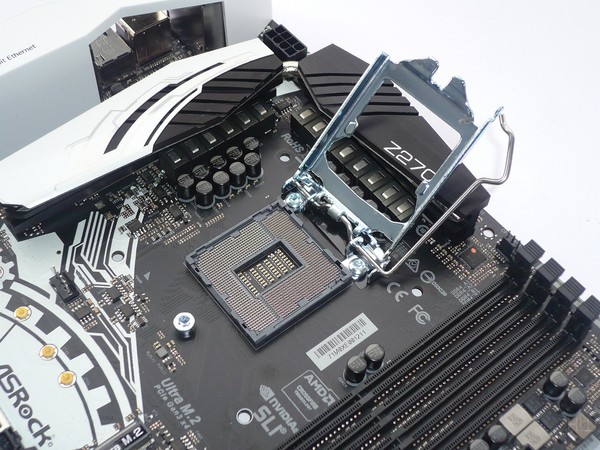 033-asrock-z270-taichi-foto-scheda-zona-socket