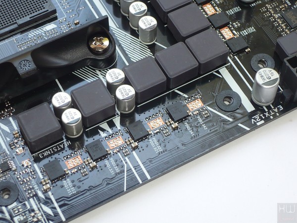 034-asus-x370-pro-prime-foto-scheda-zona-socket-particolare-circuiteria