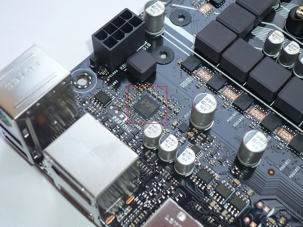 035-asus-x370-pro-prime-foto-scheda-zona-socket-particolare-circuiteria-controller