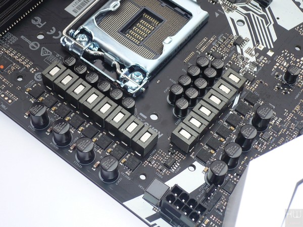036-asrock-z270-taichi-foto-scheda-zona-socket-particolare-circuiteria