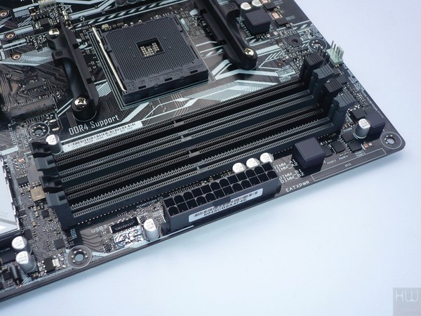 037-asus-x370-pro-prime-foto-scheda-slot-ddr4
