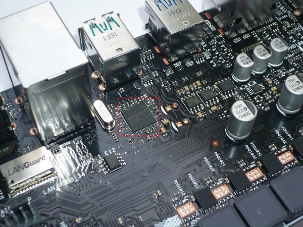 051-asus-x370-pro-prime-foto-scheda-controller-usb31-asmedia