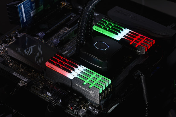 G.SKILL_Trident_Z_RGB_DDR4-3333MHz_-_1