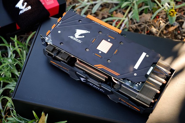 Gigabyte_Aorus_RX_580_XTR_-_3