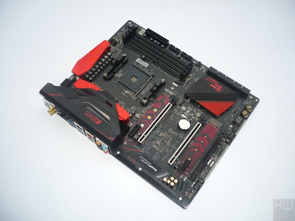 030-asrock-x370-fatal1ty-prof-gaming-foto-scheda