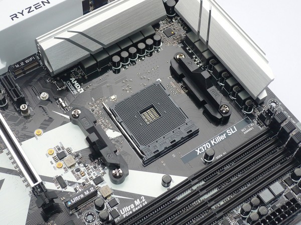 031-asrock-x370-killer-sli-foto-scheda-zona-socket