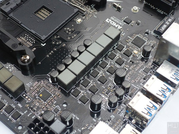 033-asrock-x370-killer-sli-foto-scheda-zona-socket-particolare-circuiteria