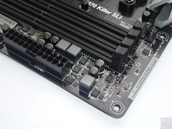 038-asrock-x370-killer-sli-foto-scheda-slot-ddr4-particolare-circuiteria