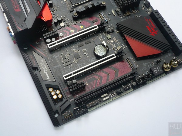 042-asrock-x370-fatal1ty-prof-gaming-foto-scheda-slot-espansione