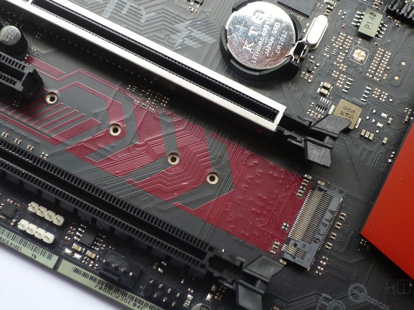 045-asrock-x370-fatal1ty-prof-gaming-foto-scheda-connettore-m2