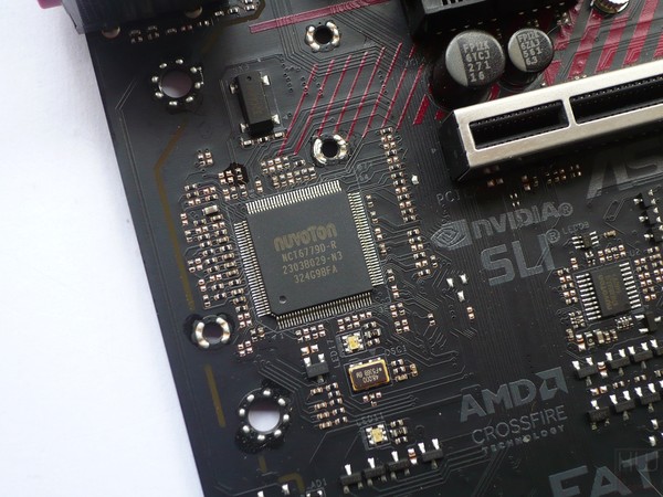 049-asrock-x370-fatal1ty-prof-gaming-foto-scheda-particolare-chip-hwmonitoring