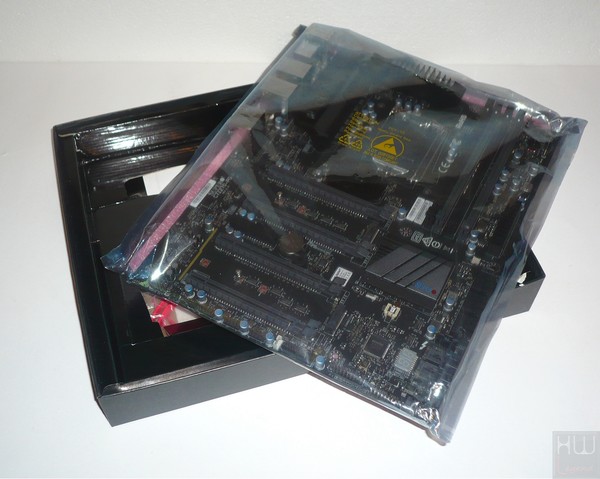 021-supermicro-c7z270-pg-foto-confezione-interno