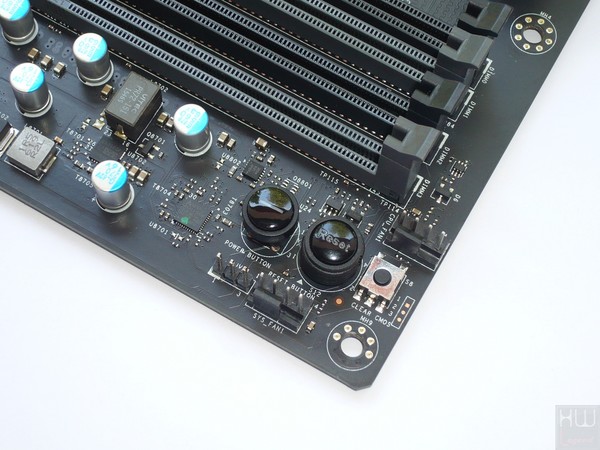 041-supermicro-c7z270-pg-foto-scheda-pulsanti-power-reset-ccmos