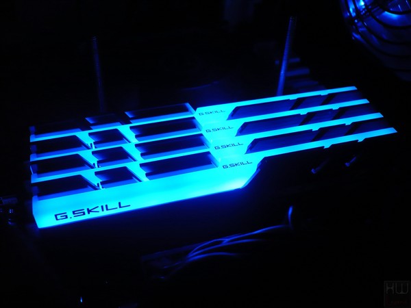 042-gskill-trident-z-rgb-ddr4-screen-sw-rgb-control-esempio-illuminazione