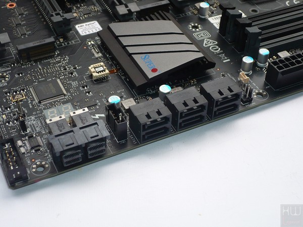 046-supermicro-c7z270-pg-foto-scheda-porte-sata-u2