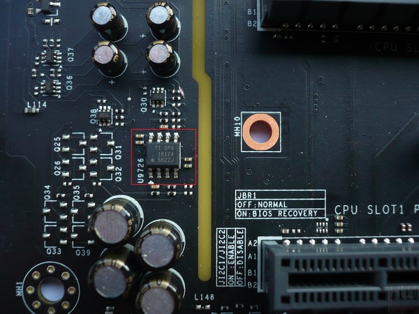 054a-supermicro-c7z270-pg-foto-scheda-comparto-audio-particolare-op-amp